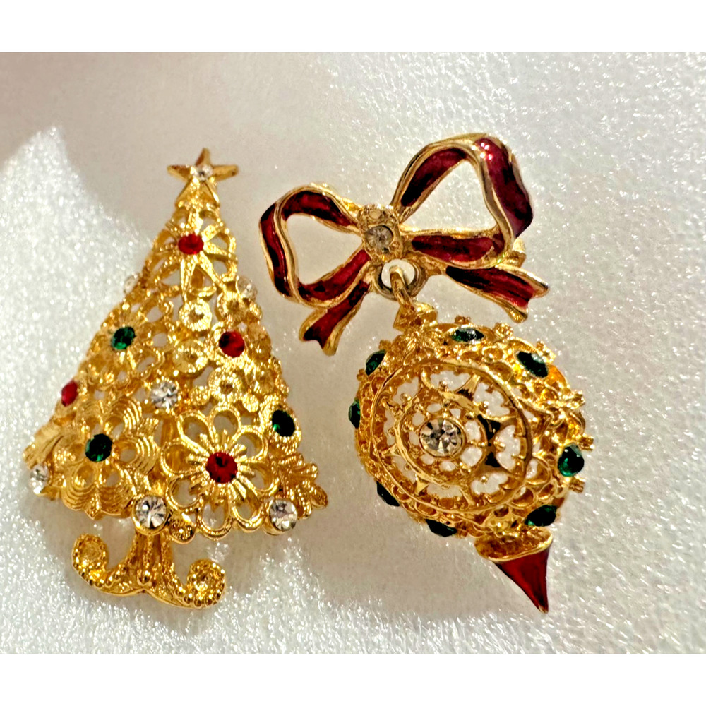 Vintage Lot 2 Christmas Brooch Brooches Pin Enamel Avante Signed Tree Wreath Bow